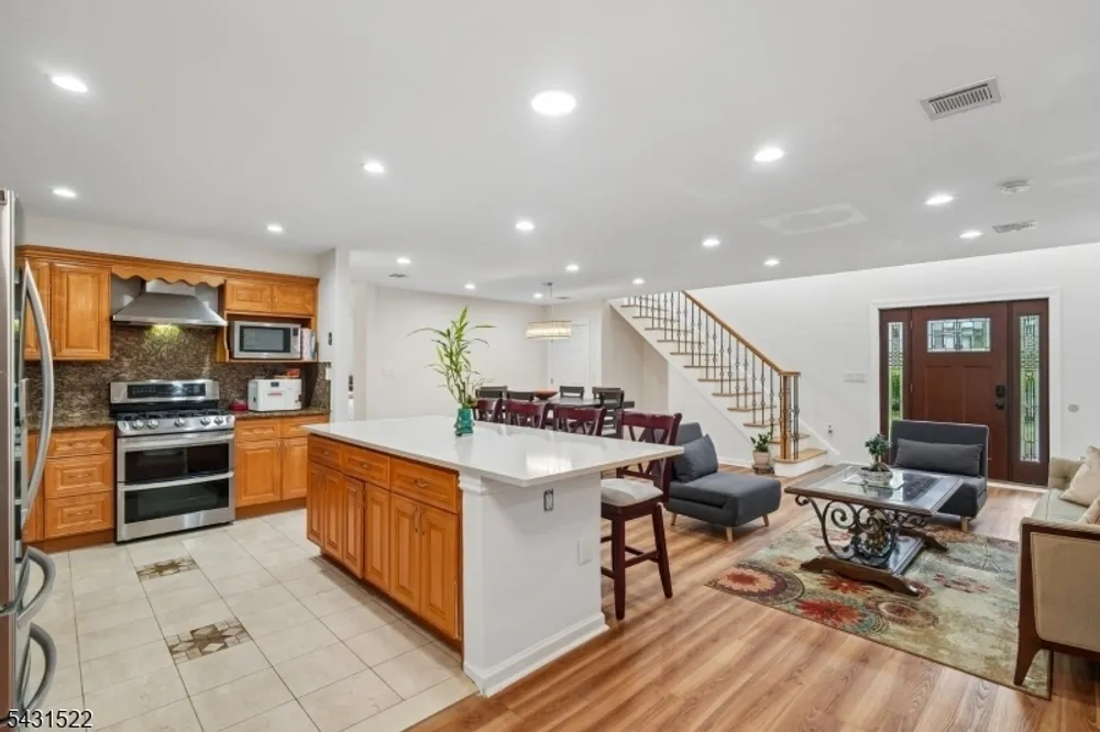 22 Spier Dr, Livingston, NJ 07039