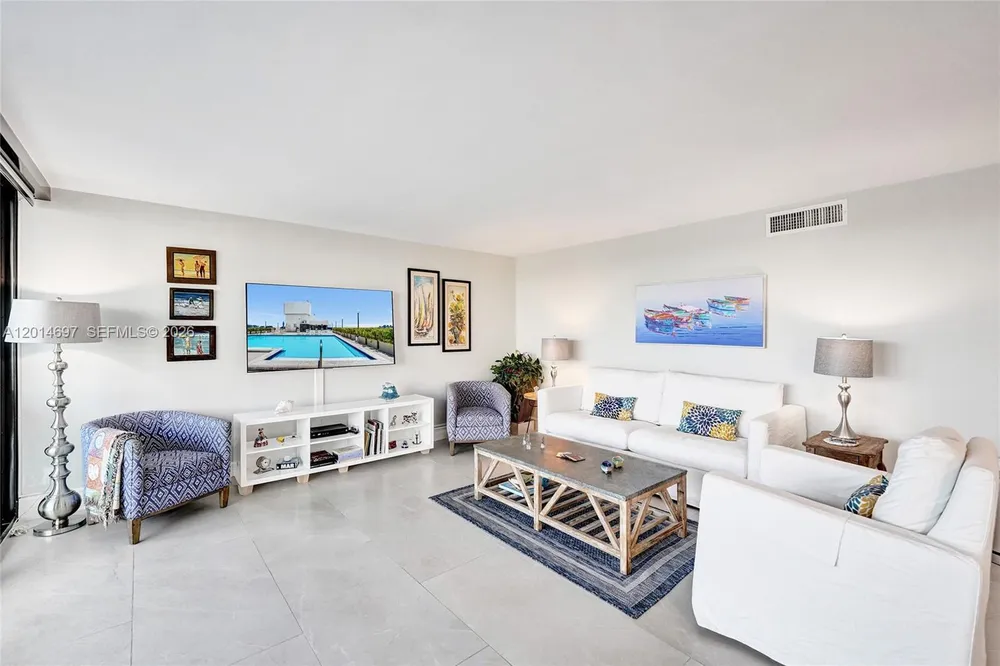 936 Intracoastal Dr, Fort Lauderdale, FL 33304
