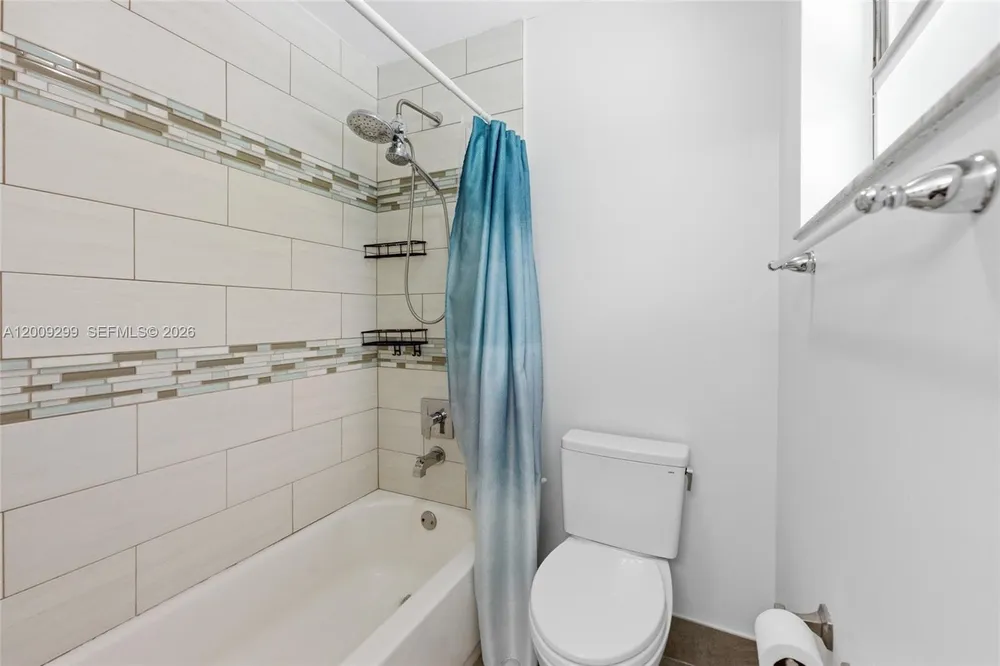 1135 Fairfax Ln, Weston, FL 33326