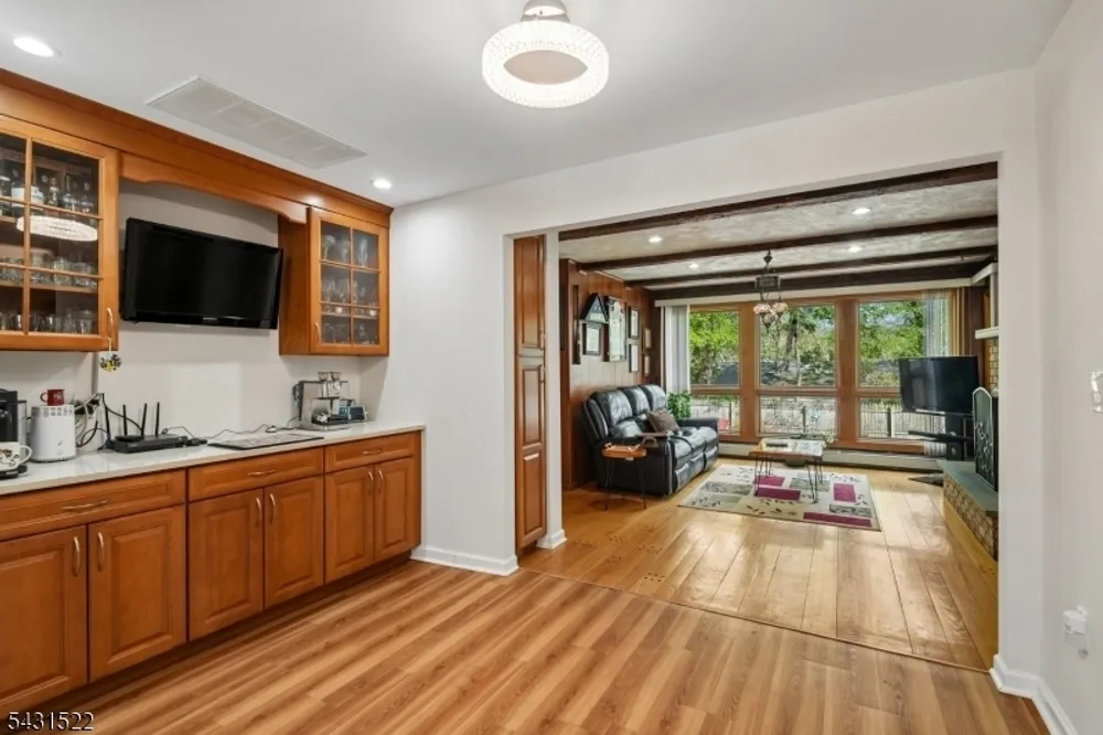 22 Spier Dr, Livingston, NJ 07039