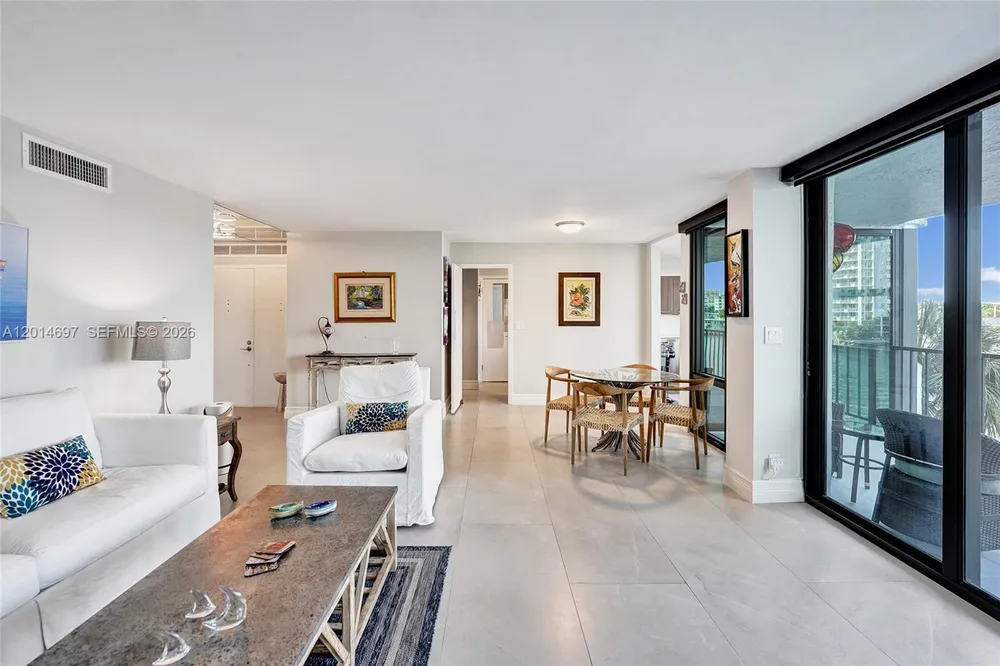 936 Intracoastal Dr, Fort Lauderdale, FL 33304