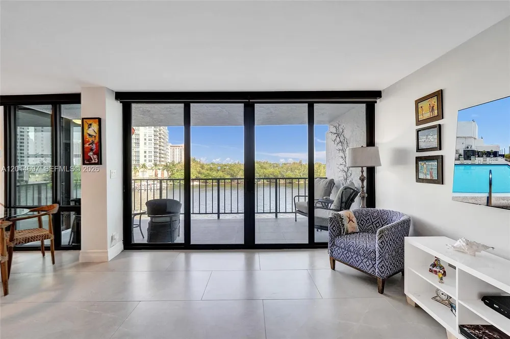 936 Intracoastal Dr, Fort Lauderdale, FL 33304