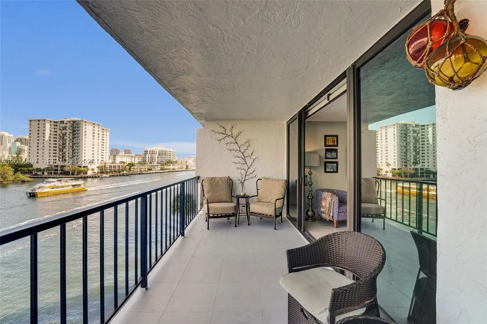 936 Intracoastal Dr, Fort Lauderdale, FL 33304