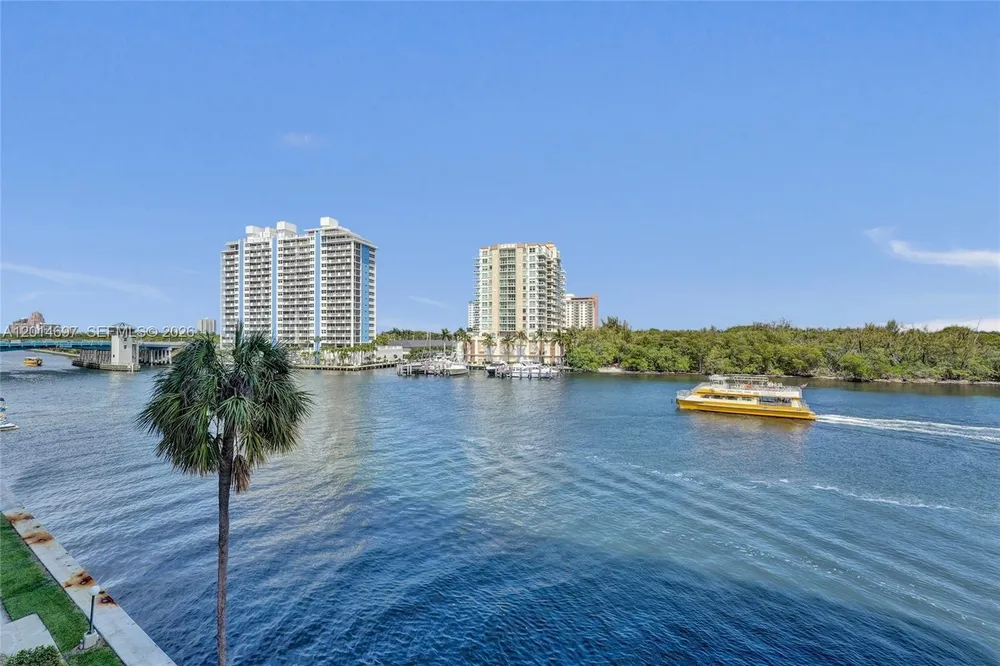 936 Intracoastal Dr, Fort Lauderdale, FL 33304