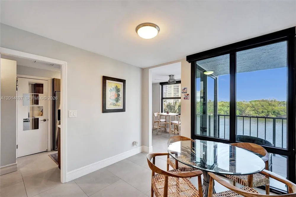936 Intracoastal Dr, Fort Lauderdale, FL 33304