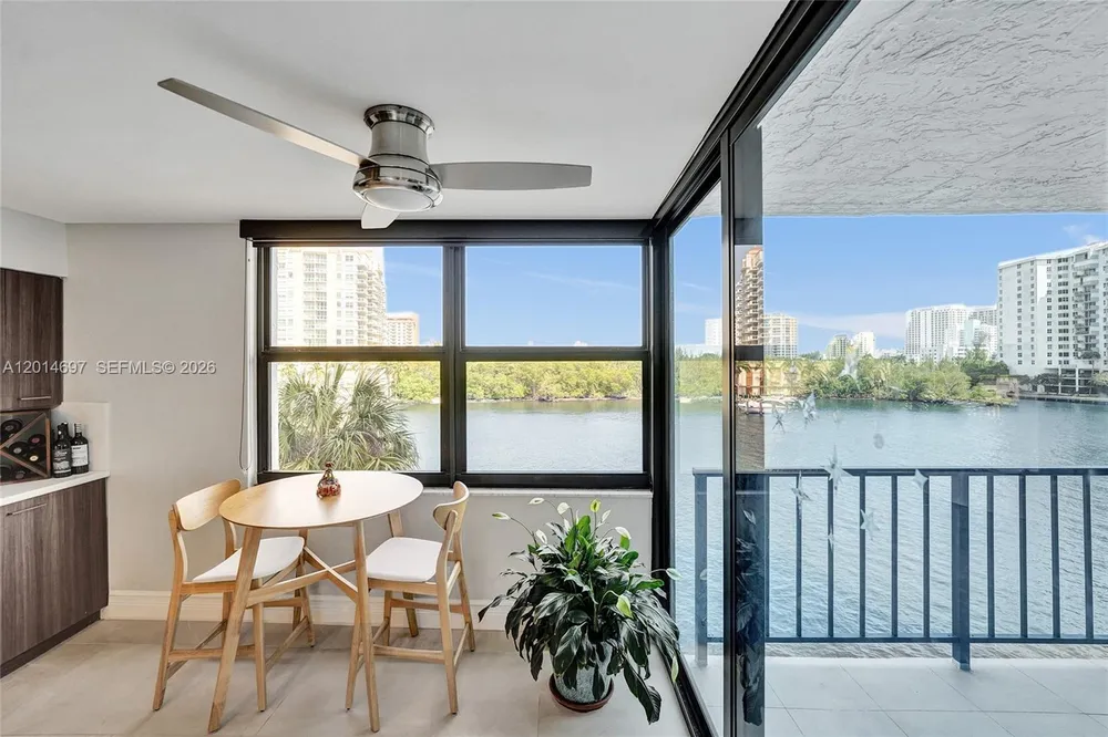 936 Intracoastal Dr, Fort Lauderdale, FL 33304