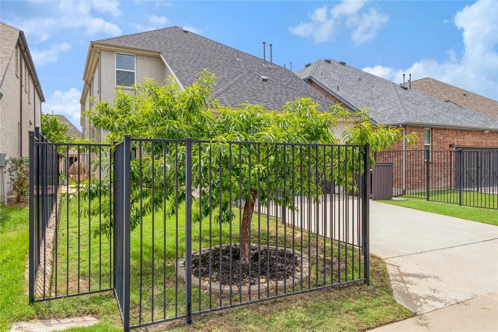 5909 Exeter Ave, McKinney, TX 75070
