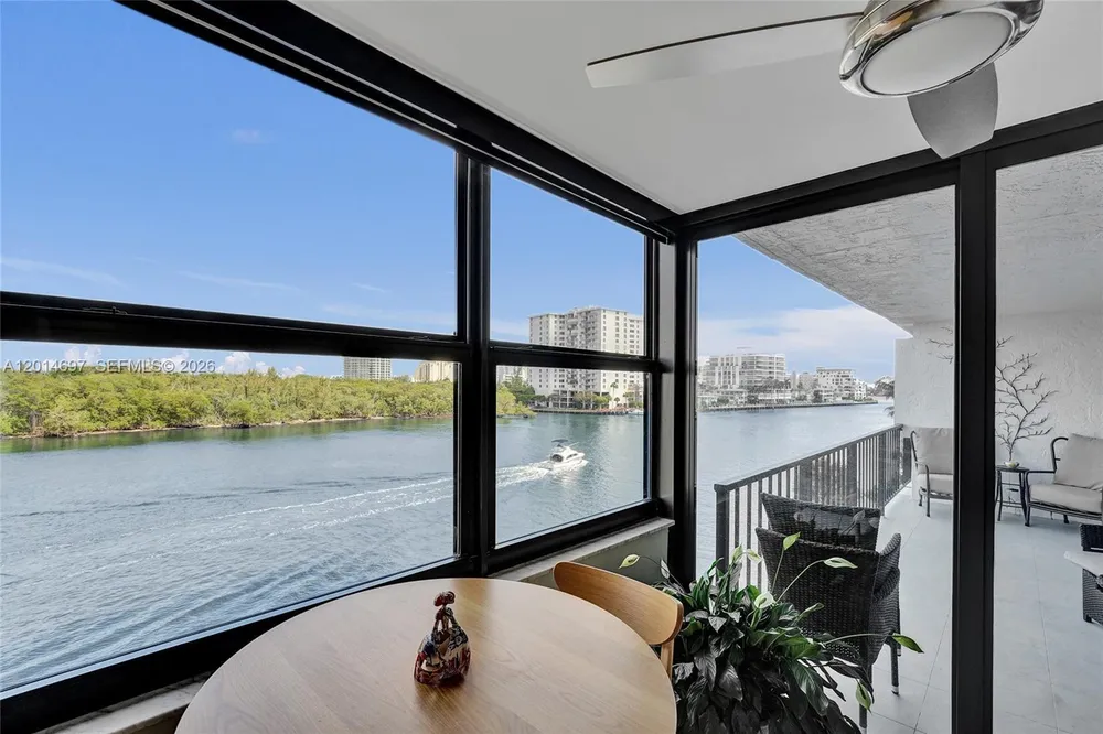 936 Intracoastal Dr, Fort Lauderdale, FL 33304