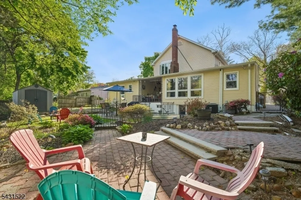 22 Spier Dr, Livingston, NJ 07039