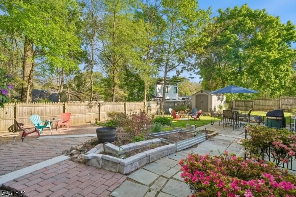 22 Spier Dr, Livingston, NJ 07039