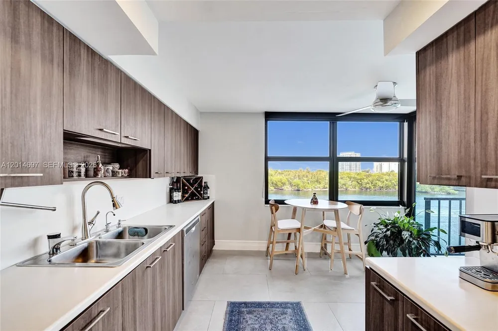 936 Intracoastal Dr, Fort Lauderdale, FL 33304