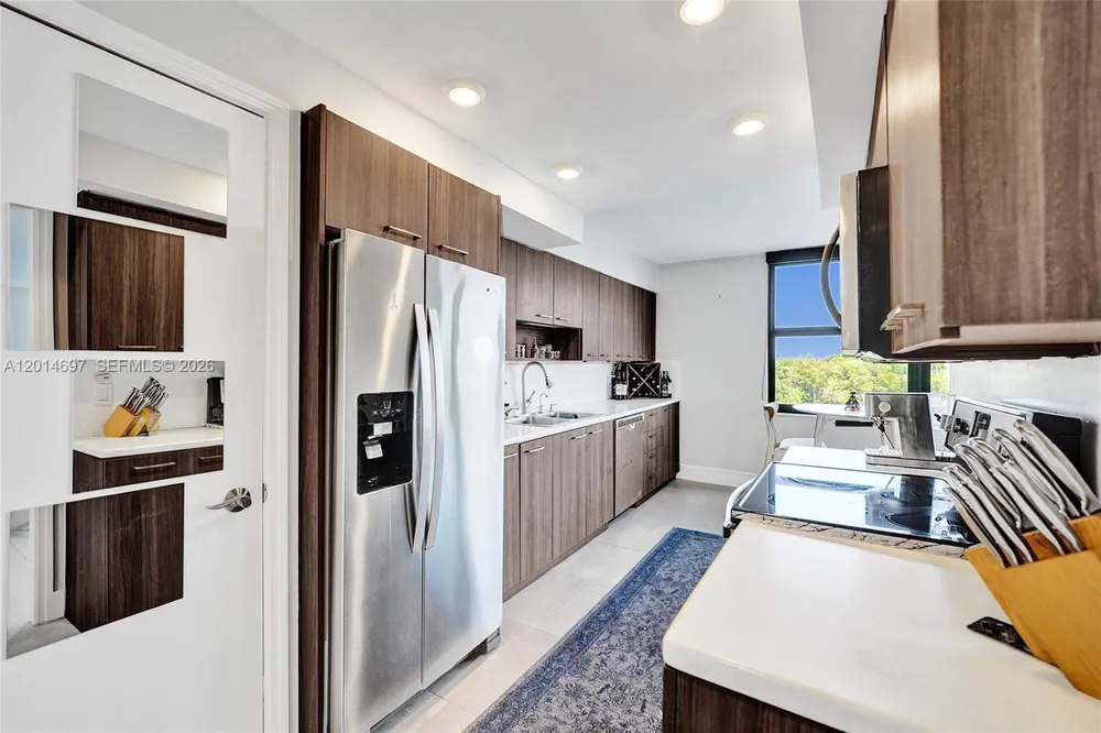 936 Intracoastal Dr, Fort Lauderdale, FL 33304
