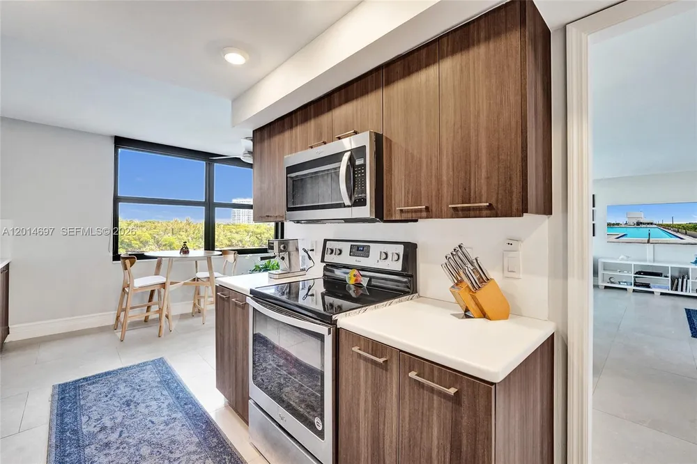 936 Intracoastal Dr, Fort Lauderdale, FL 33304