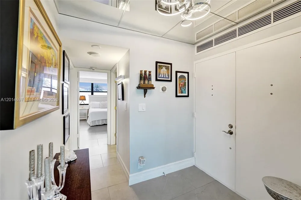 936 Intracoastal Dr, Fort Lauderdale, FL 33304