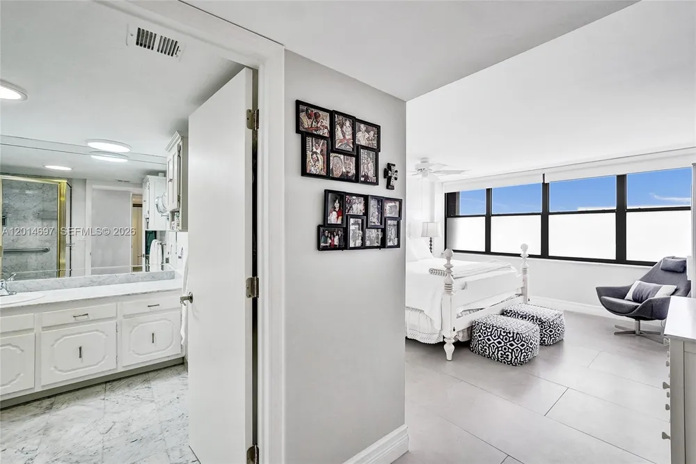 936 Intracoastal Dr, Fort Lauderdale, FL 33304