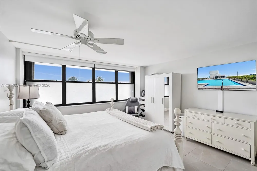 936 Intracoastal Dr, Fort Lauderdale, FL 33304