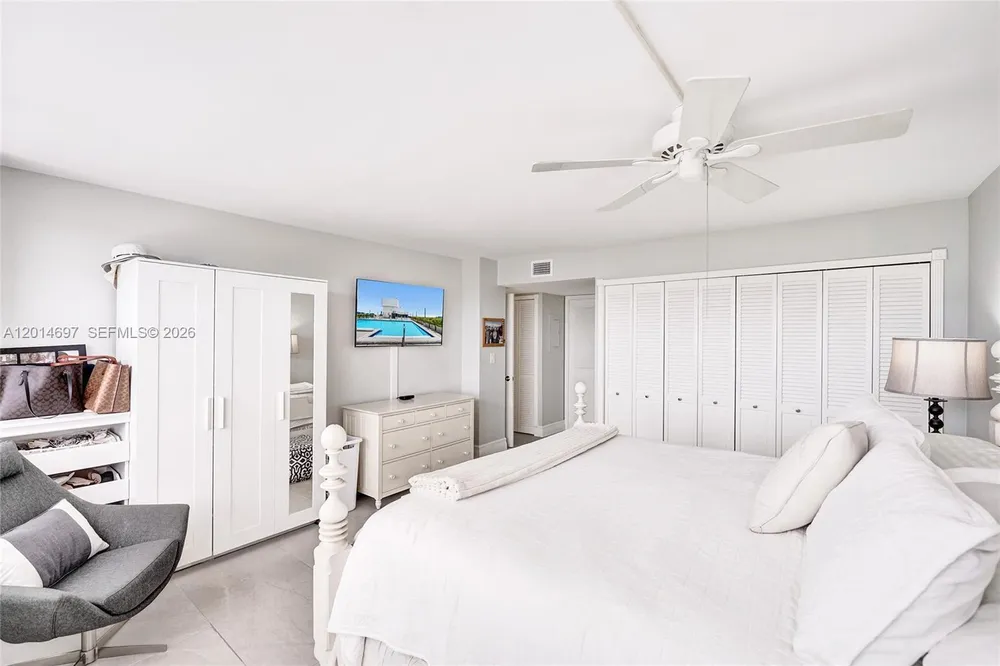 936 Intracoastal Dr, Fort Lauderdale, FL 33304