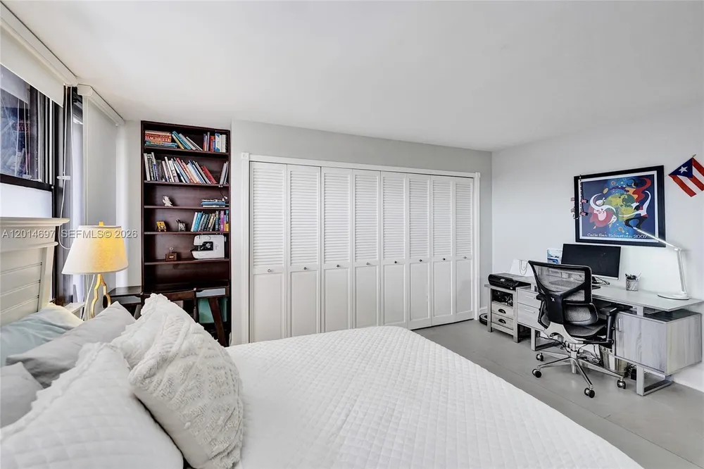 936 Intracoastal Dr, Fort Lauderdale, FL 33304