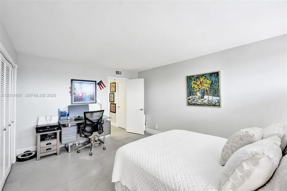 936 Intracoastal Dr, Fort Lauderdale, FL 33304