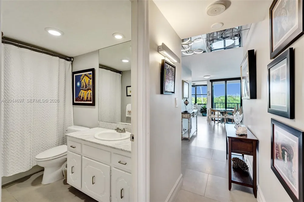 936 Intracoastal Dr, Fort Lauderdale, FL 33304