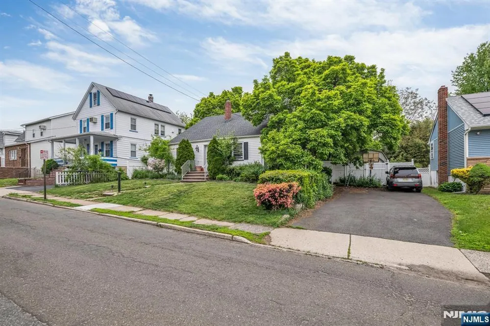 151 Washington St, Lodi, NJ 07644