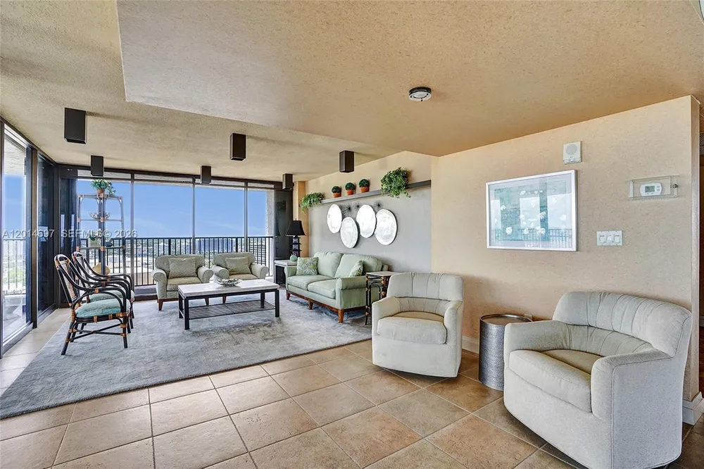 936 Intracoastal Dr, Fort Lauderdale, FL 33304