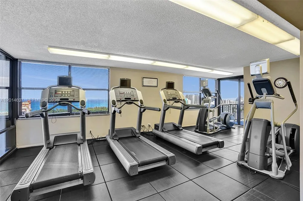 936 Intracoastal Dr, Fort Lauderdale, FL 33304