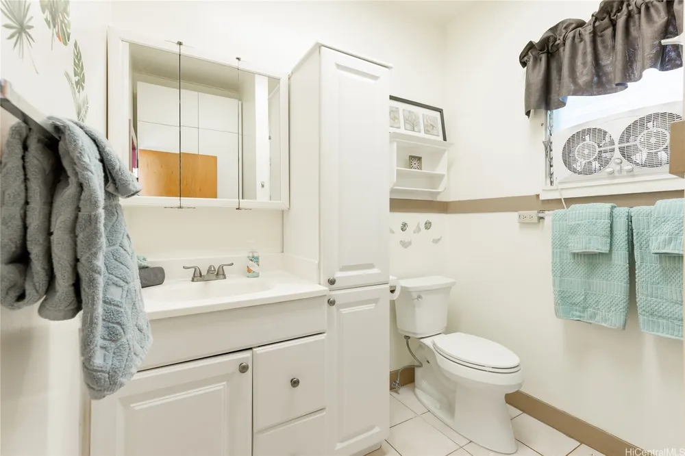 1634 Lusitana St, Honolulu, HI 96813