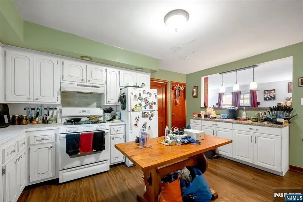 151 Washington St, Lodi, NJ 07644
