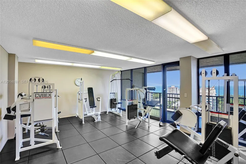 936 Intracoastal Dr, Fort Lauderdale, FL 33304