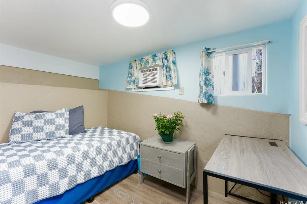 1634 Lusitana St, Honolulu, HI 96813