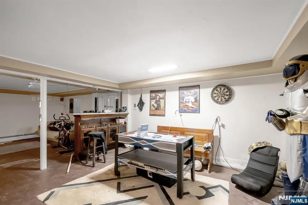 151 Washington St, Lodi, NJ 07644