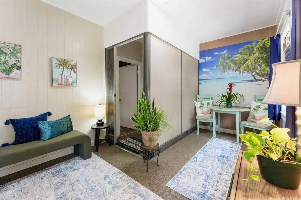 1634 Lusitana St, Honolulu, HI 96813