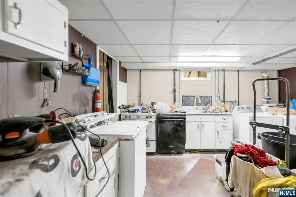 151 Washington St, Lodi, NJ 07644