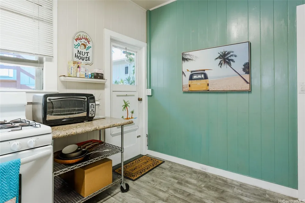 1634 Lusitana St, Honolulu, HI 96813