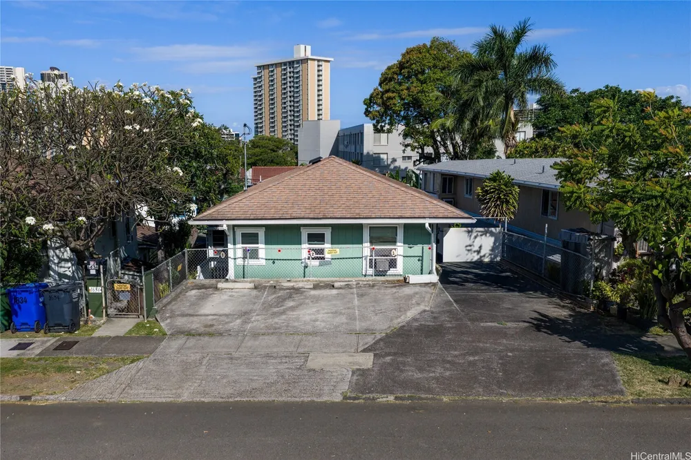 1634 Lusitana St, Honolulu, HI 96813