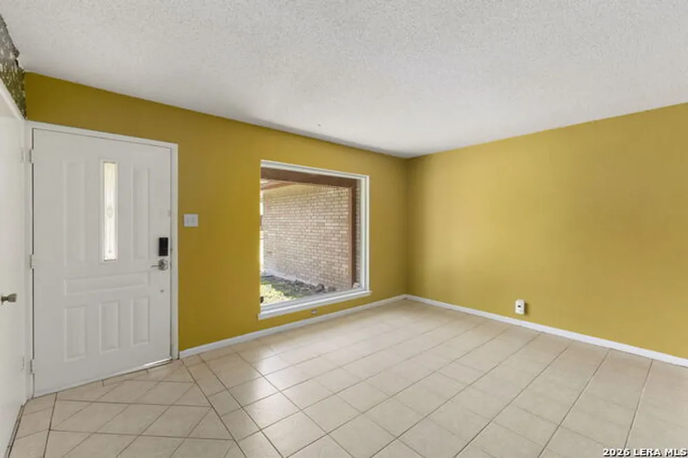 6711 Yellow Rose St, Leon Valley, TX 78238