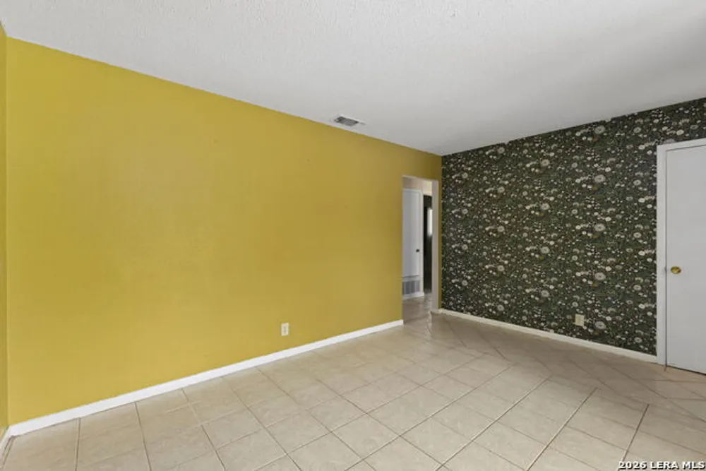 6711 Yellow Rose St, Leon Valley, TX 78238
