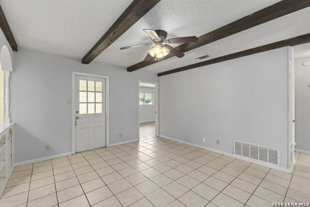 6711 Yellow Rose St, Leon Valley, TX 78238