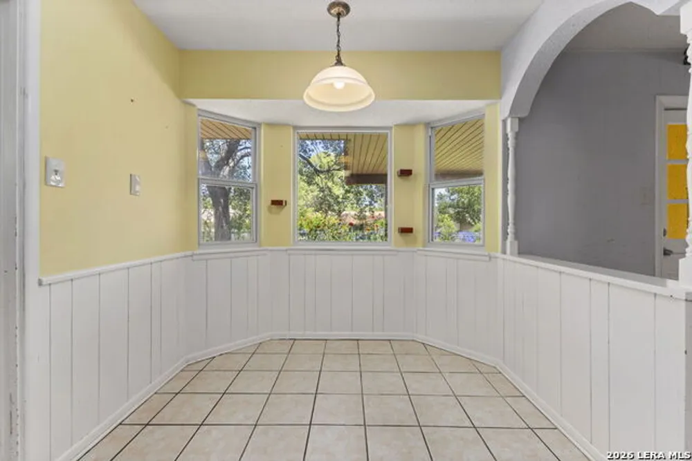 6711 Yellow Rose St, Leon Valley, TX 78238