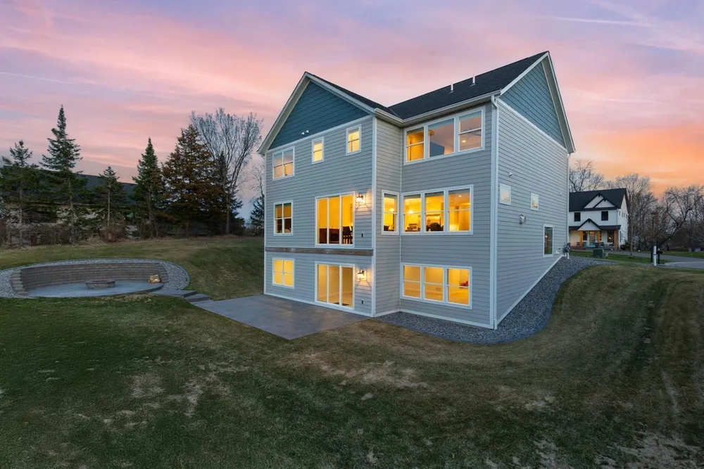 16860 Valley Rd, Eden Prairie, MN 55347-2833