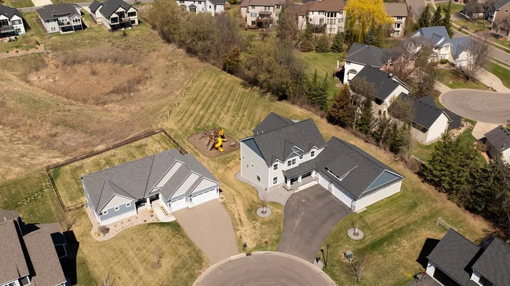 16860 Valley Rd, Eden Prairie, MN 55347-2833