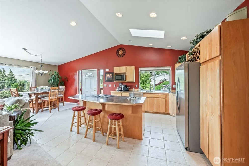 316 Easy St, Wenatchee, WA 98801