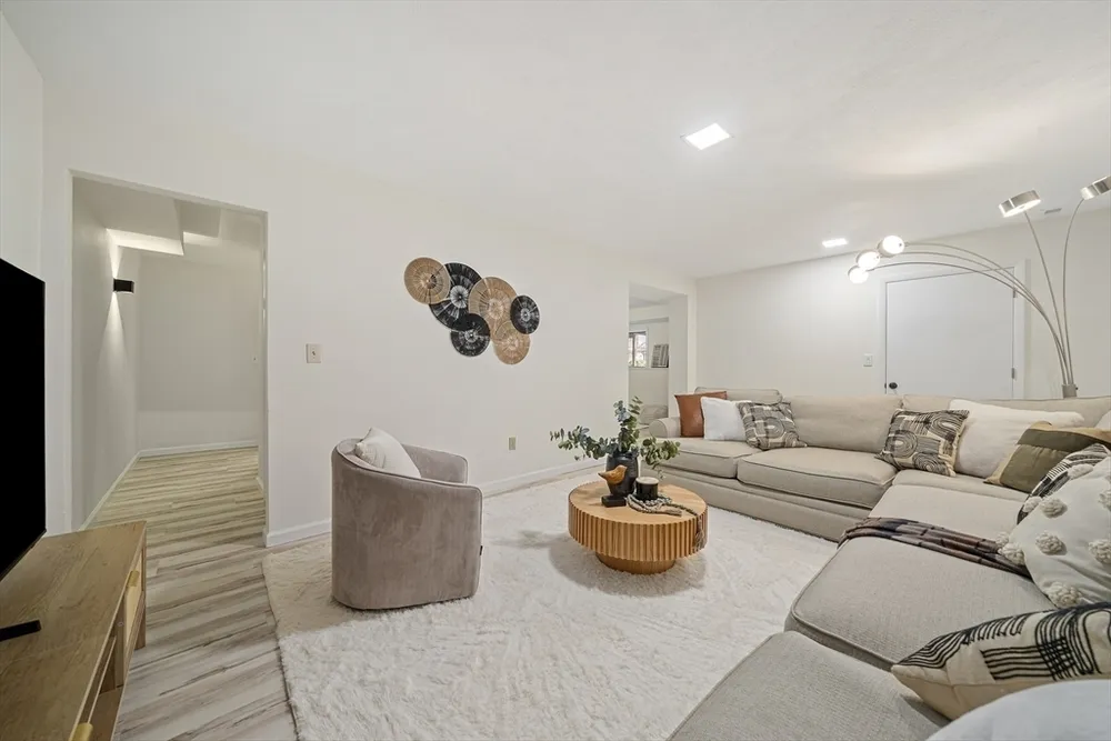 206 Lagrange St, Newton, MA 02467