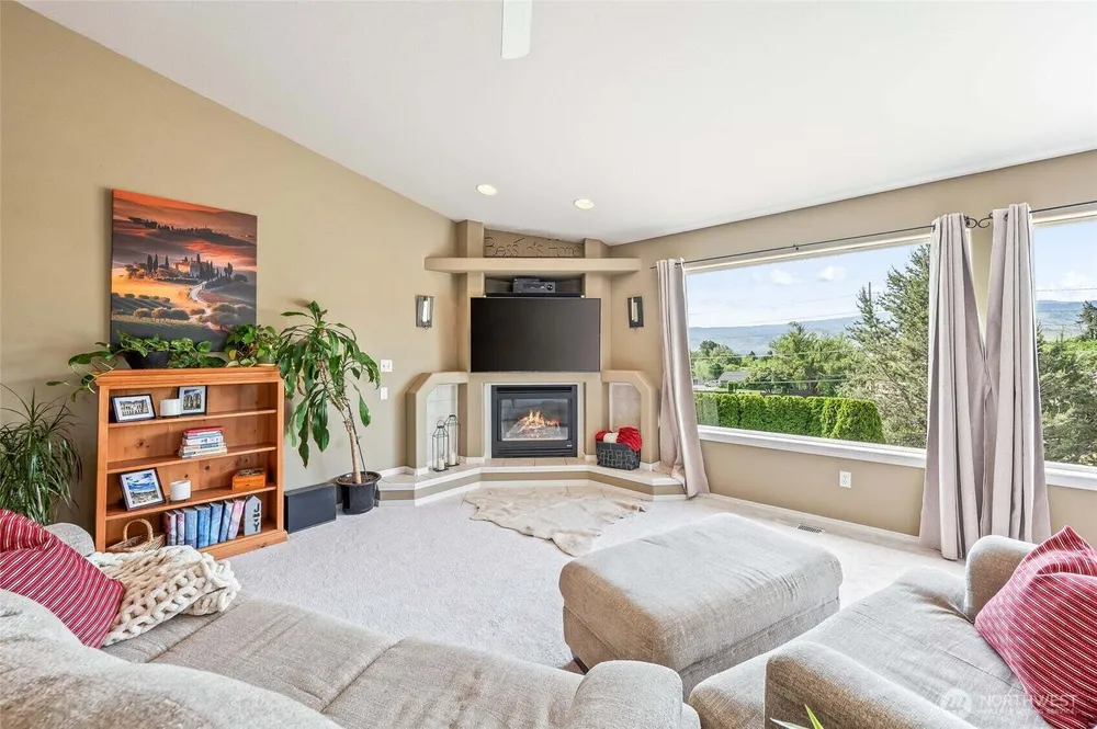 316 Easy St, Wenatchee, WA 98801