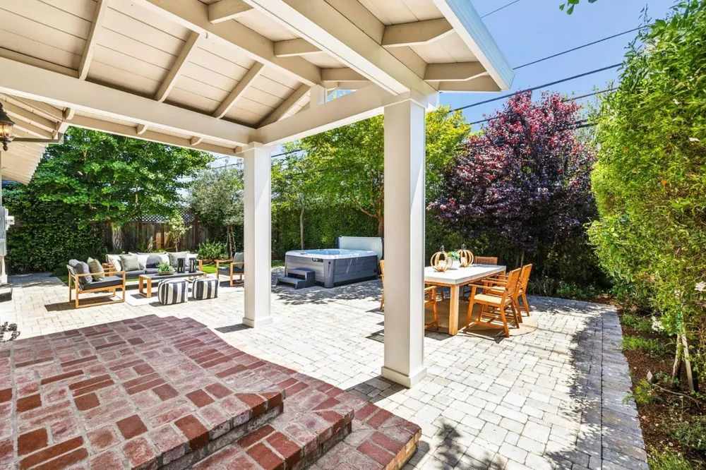 806 Fiesta Dr, San Mateo, CA 94403