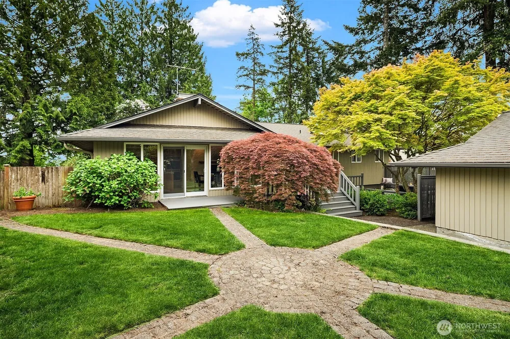 1516 184th Ave NE, Bellevue, WA 98008
