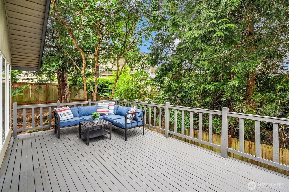 1516 184th Ave NE, Bellevue, WA 98008