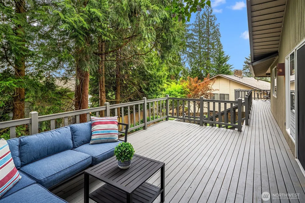 1516 184th Ave NE, Bellevue, WA 98008