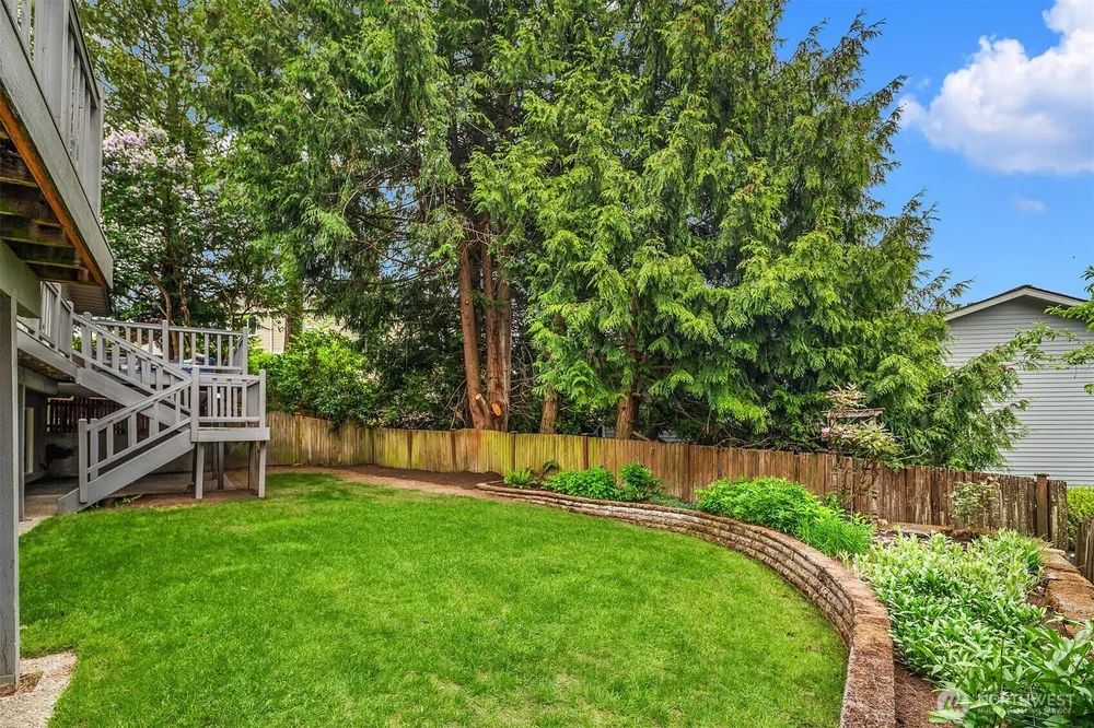 1516 184th Ave NE, Bellevue, WA 98008